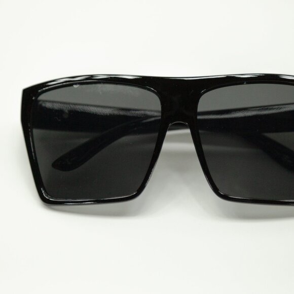 NEW Oversized Women Sunglasses with %100 UV Protection - (Black Lens) - Picture 4 of 6